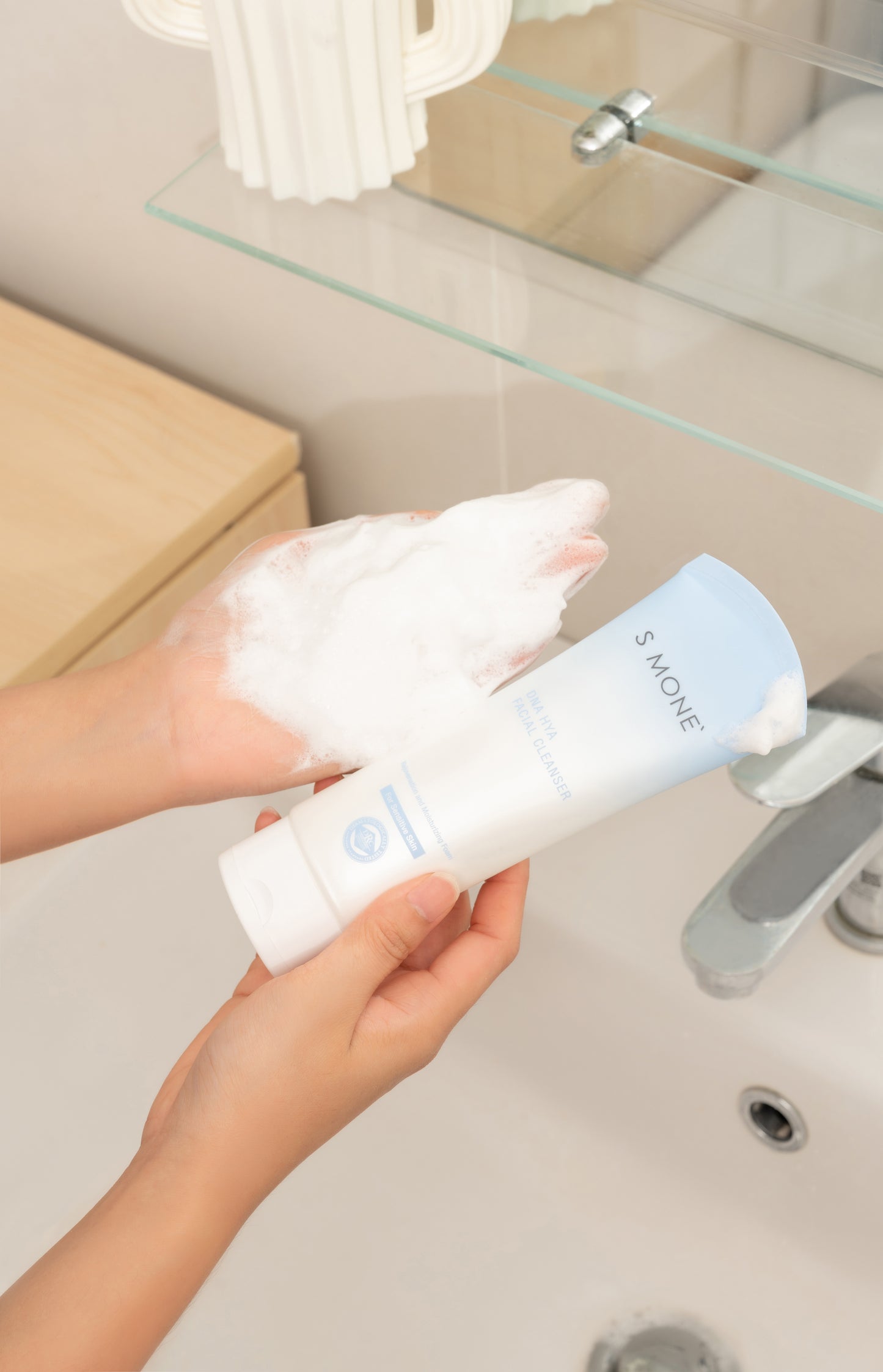 DNA HYA Facial Cleanser – With Salmon DNA & Hyaluronic Acid